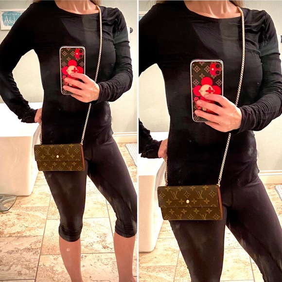 Louis Vuitton Sarah Wallet Crossbody - Picture 11 of 11